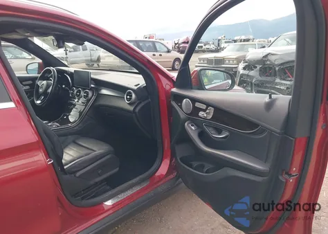 2018 Mercedes-Benz Glc 300 4Matic z USA, uszkodzony, nr VIN WDC0G4KB3JV015978